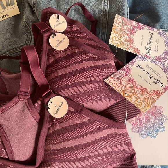 🧘🏽 - Picture 7 of 7